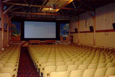 Pines Theatre - Screen